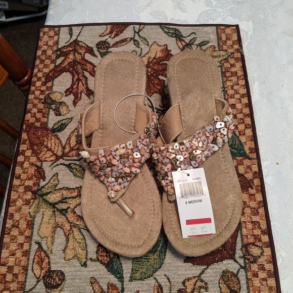 Sandals with stone embellishments - Picture 3 of 7